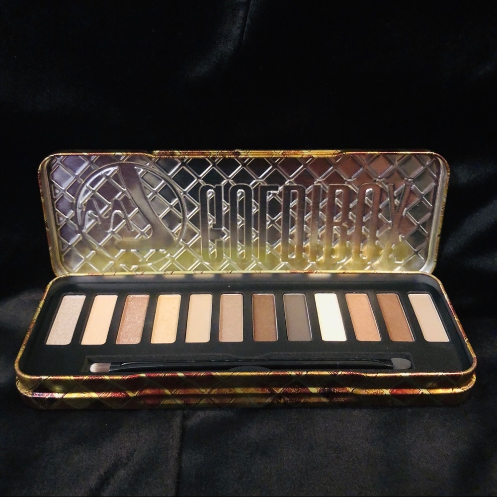 12 eyeshadow golden